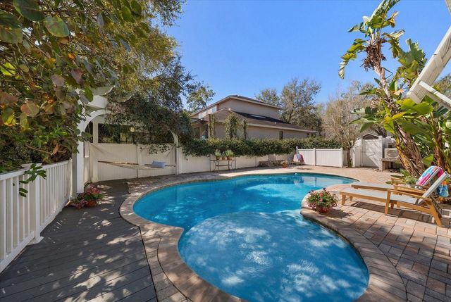 707 LANSDEN COURT, Tarpon Springs, FL 34689