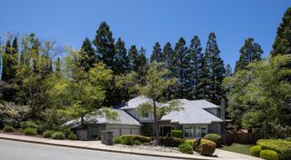 4 Woodleaf Avenue, Redwood City, CA 94061