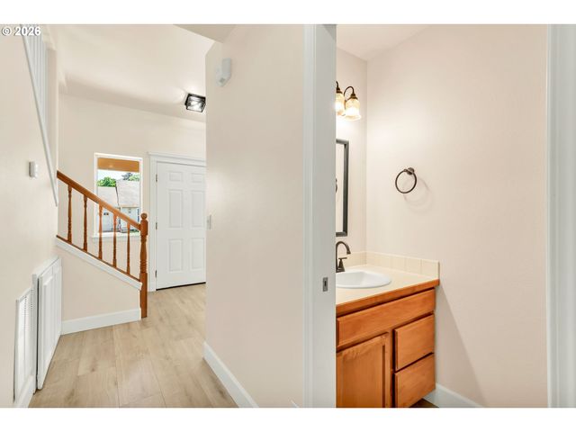 585 DUBLIN Ave, Eugene, OR 97404