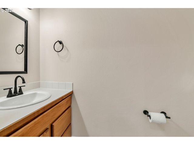 585 DUBLIN Ave, Eugene, OR 97404