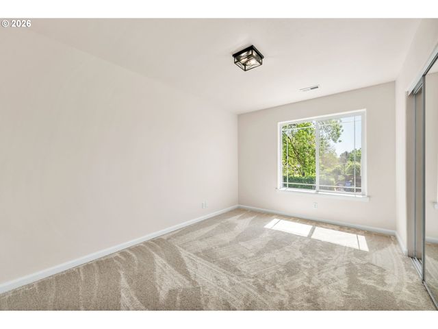 585 DUBLIN Ave, Eugene, OR 97404
