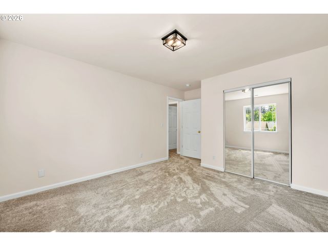 585 DUBLIN Ave, Eugene, OR 97404