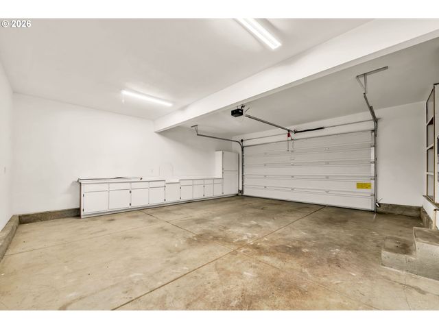 585 DUBLIN Ave, Eugene, OR 97404