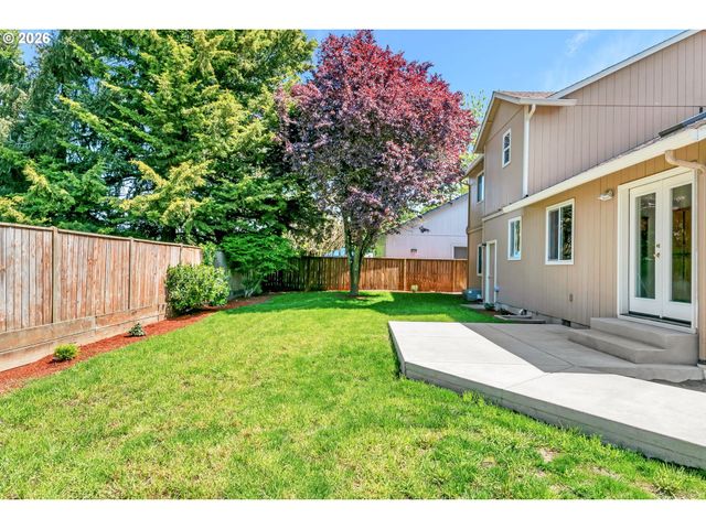 585 DUBLIN Ave, Eugene, OR 97404
