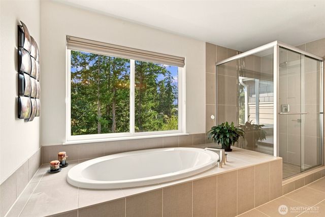 4212 Caddyshack Drive NE, Lacey, WA 98516