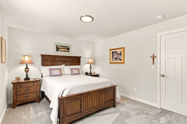 4212 Caddyshack Drive NE, Lacey, WA 98516