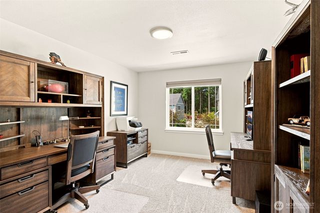 4212 Caddyshack Drive NE, Lacey, WA 98516