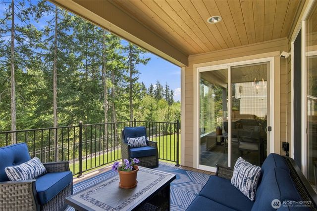 4212 Caddyshack Drive NE, Lacey, WA 98516