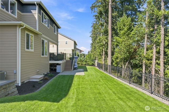 4212 Caddyshack Drive NE, Lacey, WA 98516