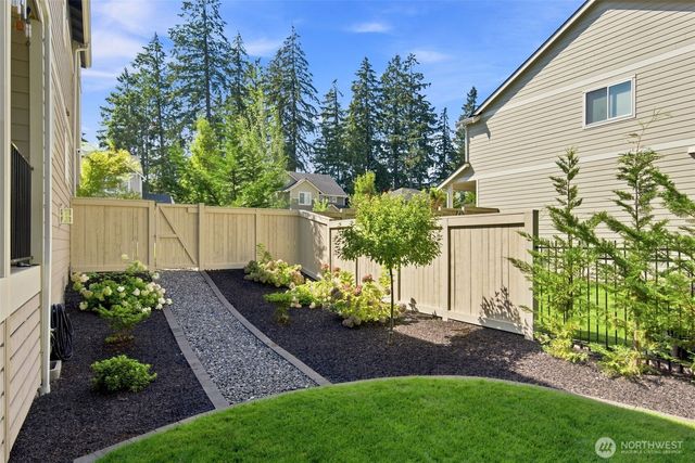 4212 Caddyshack Drive NE, Lacey, WA 98516