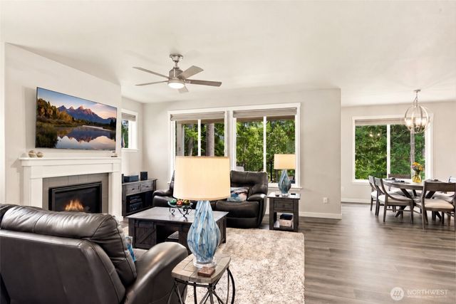 4212 Caddyshack Drive NE, Lacey, WA 98516