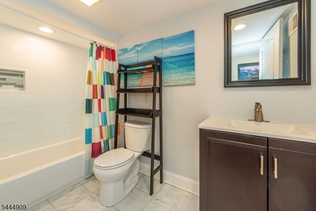 146 Lakewood Dr, Denville Twp., NJ 07046