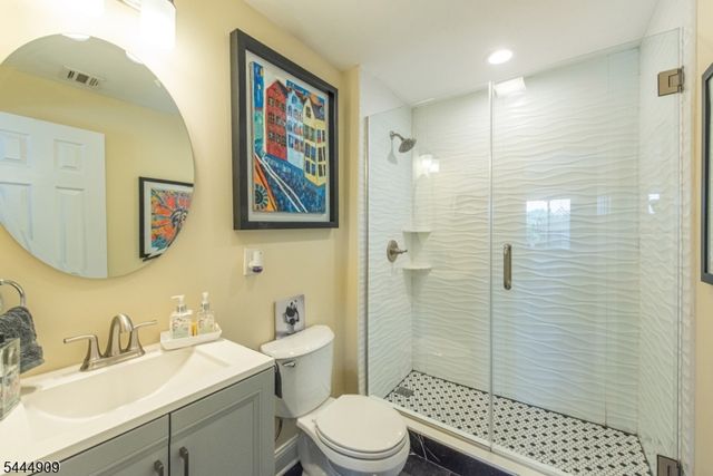 146 Lakewood Dr, Denville Twp., NJ 07046