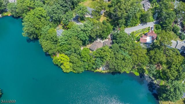 146 Lakewood Dr, Denville Twp., NJ 07046