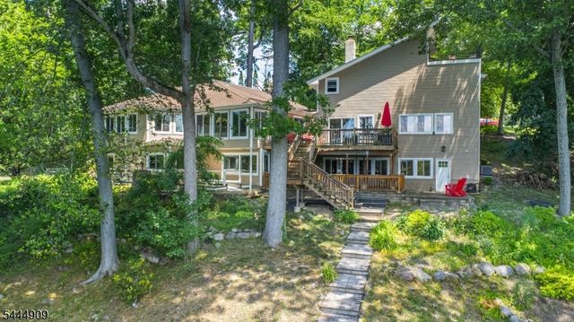 146 Lakewood Dr, Denville Twp., NJ 07046