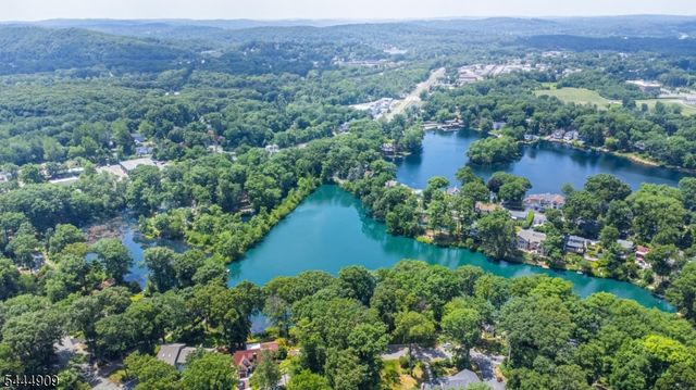 146 Lakewood Dr, Denville Twp., NJ 07046