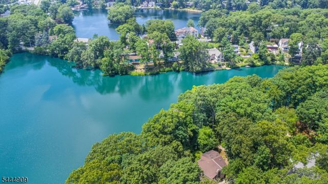 146 Lakewood Dr, Denville Twp., NJ 07046