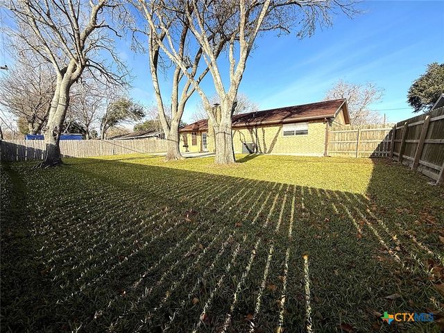 1420 Avalon Street, Port Lavaca, TX 77979