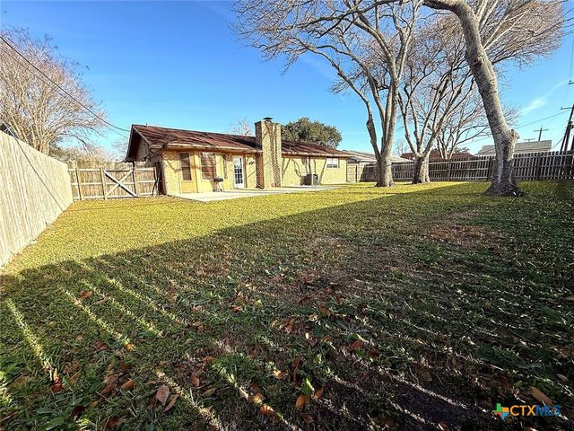 1420 Avalon Street, Port Lavaca, TX 77979