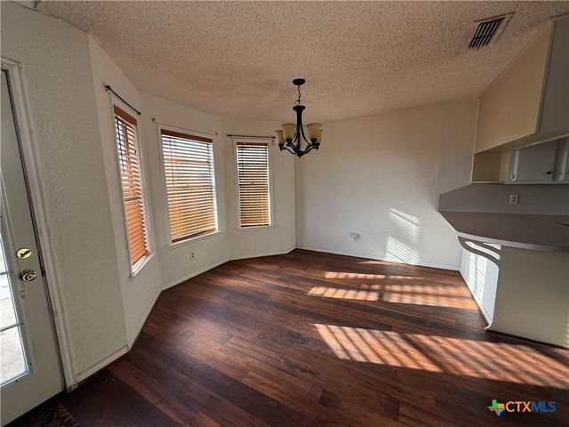 1420 Avalon Street, Port Lavaca, TX 77979