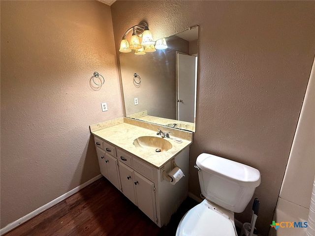 1420 Avalon Street, Port Lavaca, TX 77979