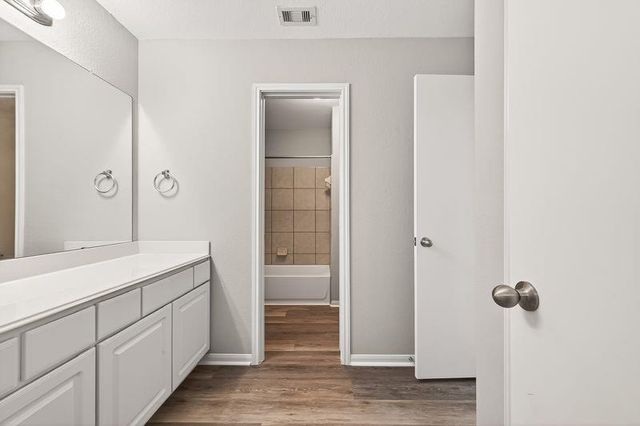 2810 Meadowbrook Lane, Rosenberg, TX 77471