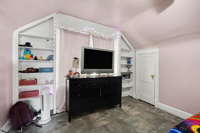 5011 W High Street, Cincinnati, OH 45238