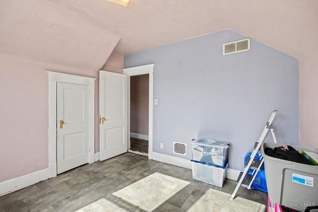 5011 W High Street, Cincinnati, OH 45238