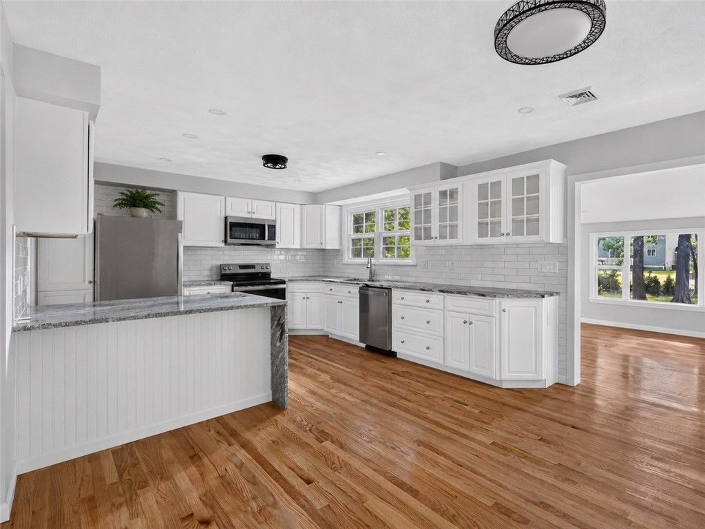 1 Angell Road, Lincoln, RI 02865