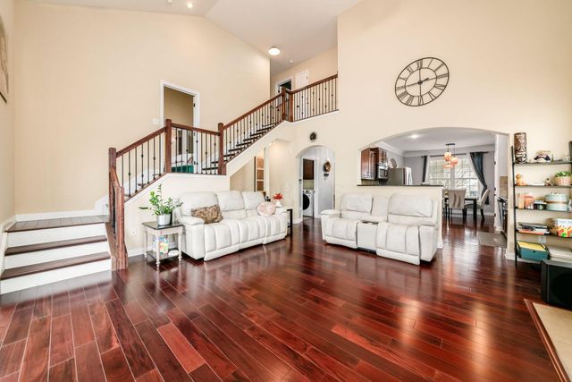 3219 Sitka Spruce Drive, Grove City, OH 43123