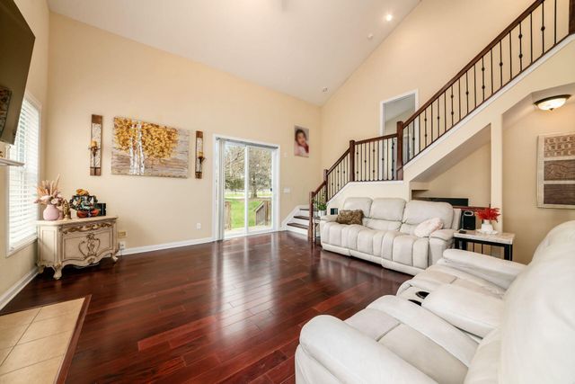 3219 Sitka Spruce Drive, Grove City, OH 43123