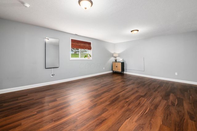 3219 Sitka Spruce Drive, Grove City, OH 43123