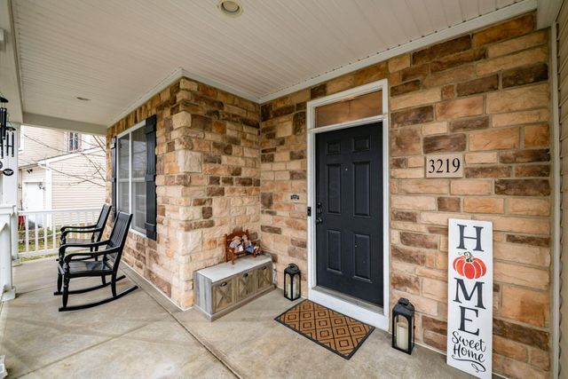 3219 Sitka Spruce Drive, Grove City, OH 43123