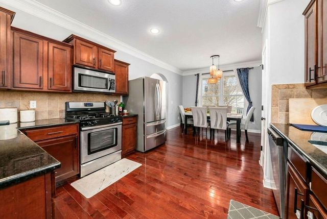 3219 Sitka Spruce Drive, Grove City, OH 43123