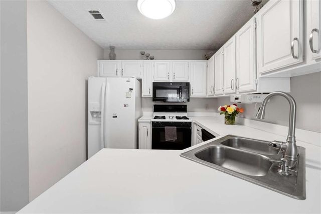 2602 Laurel Lane, Kennesaw, GA 30152