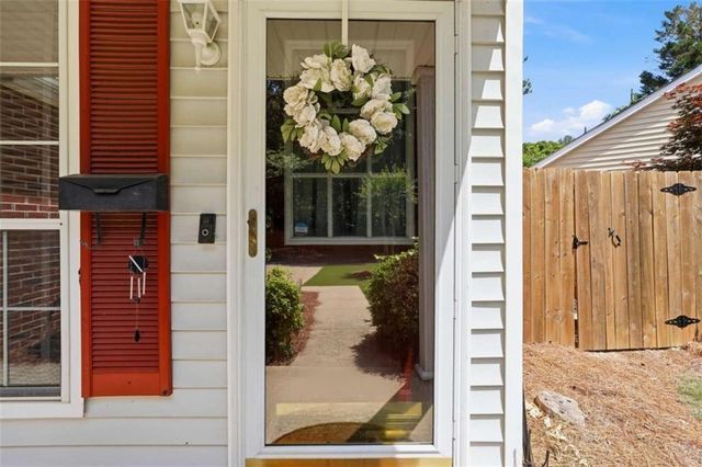 2602 Laurel Lane, Kennesaw, GA 30152