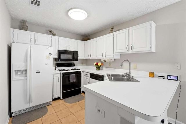 2602 Laurel Lane, Kennesaw, GA 30152