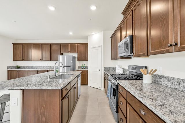 4798 Tilly Dr, Folsom, CA 95630