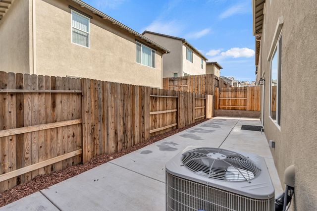 4798 Tilly Dr, Folsom, CA 95630