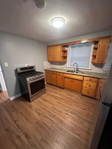 2918 W Marquette Road GARDEN, Chicago, IL 60629