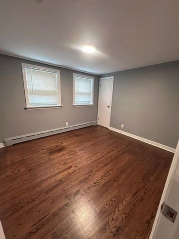 2918 W Marquette Road GARDEN, Chicago, IL 60629