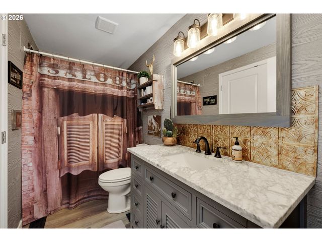 1057 S PINE St, Canby, OR 97013