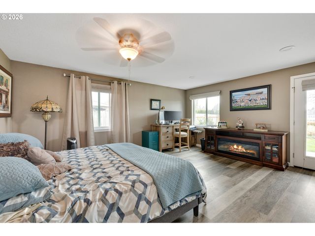 1057 S PINE St, Canby, OR 97013