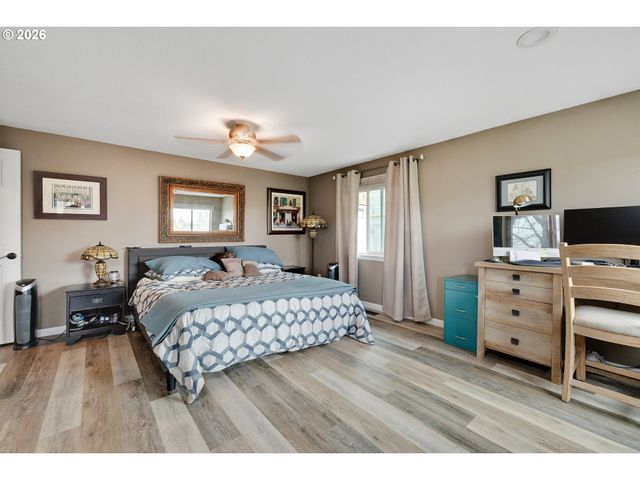 1057 S PINE St, Canby, OR 97013