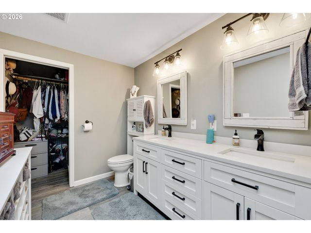 1057 S PINE St, Canby, OR 97013