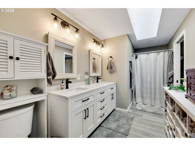 1057 S PINE St, Canby, OR 97013