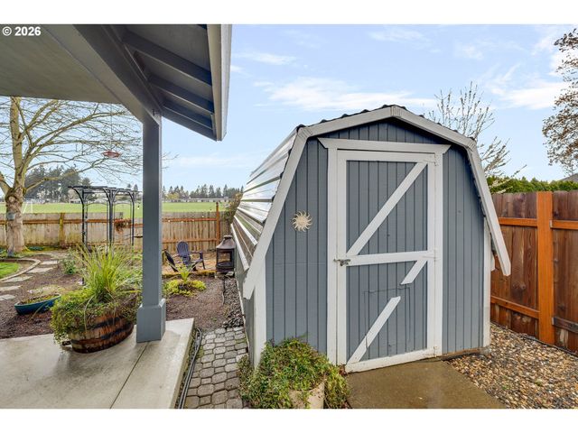 1057 S PINE St, Canby, OR 97013