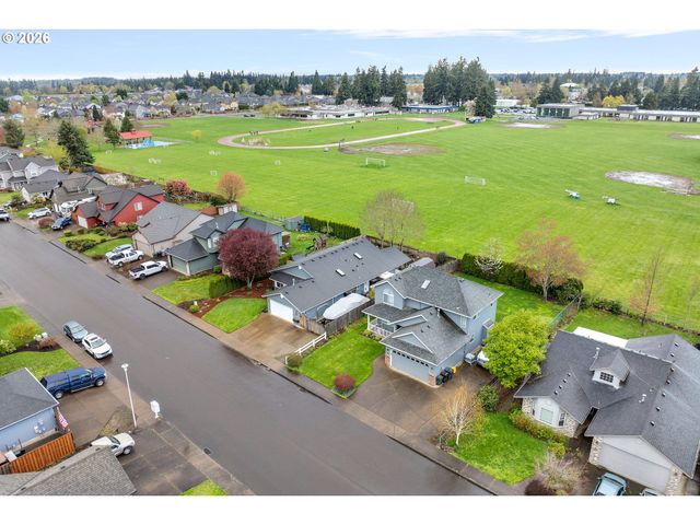 1057 S PINE St, Canby, OR 97013