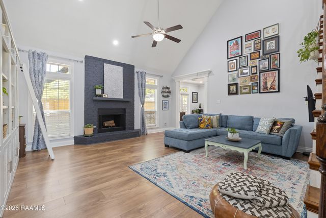 202 Trailwood Lane, Lafayette, LA 70508