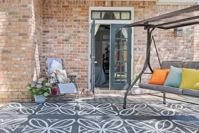 202 Trailwood Lane, Lafayette, LA 70508